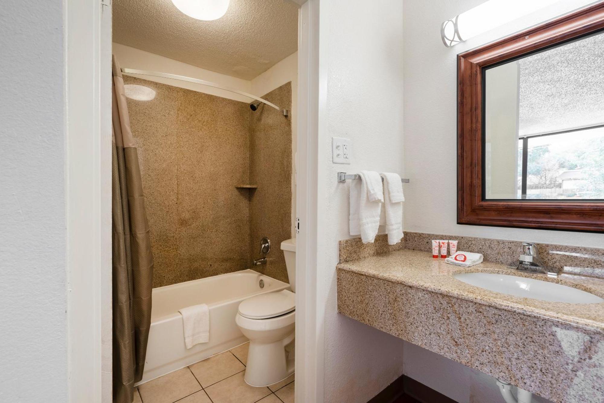 Oyo Hotel Bossier City La - Red River מראה חיצוני תמונה