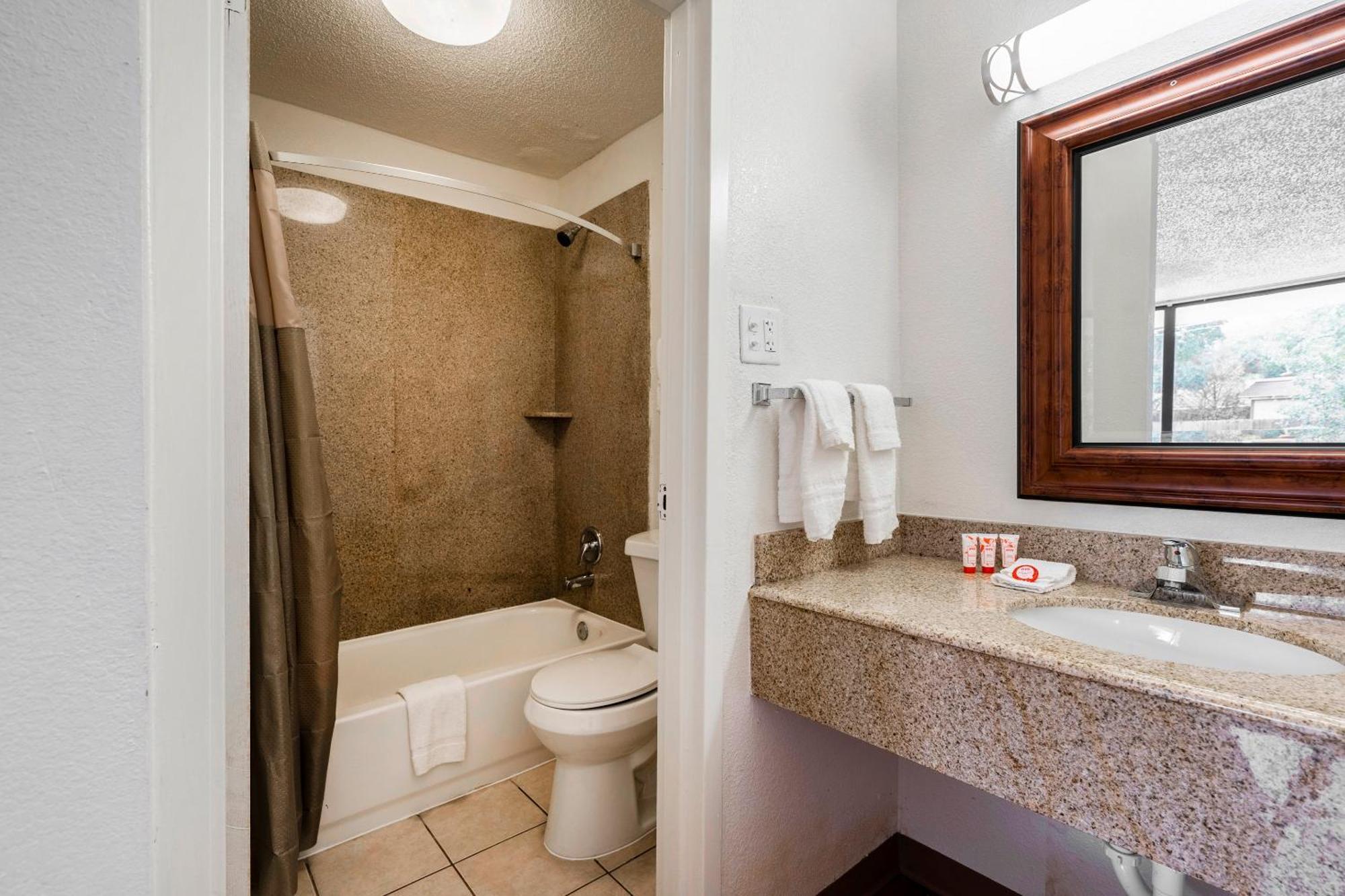 Oyo Hotel Bossier City La - Red River מראה חיצוני תמונה